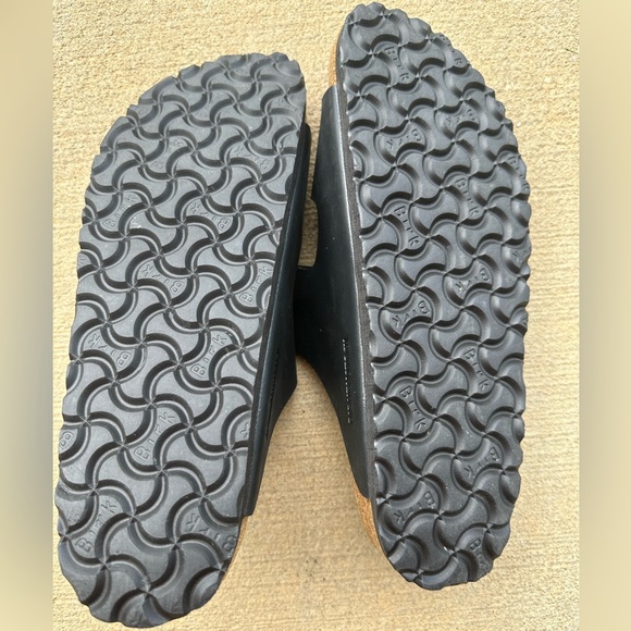 Women’s Birkenstock slide sandal - Picture 2 of 7